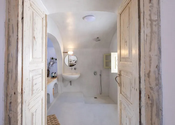 Art Canava Luxury Fira (Santorini)