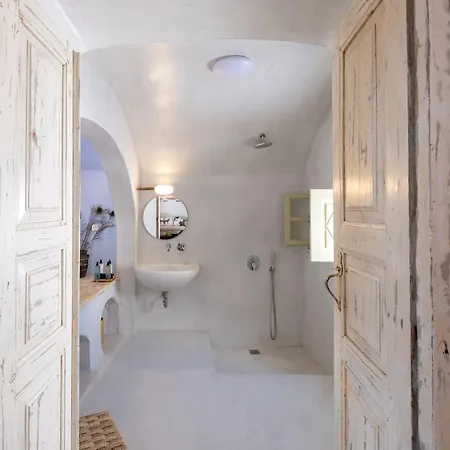 Art Canava Luxury Fira (Santorini)