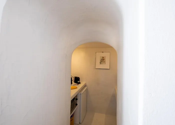 Art Canava Luxury Fira (Santorini)